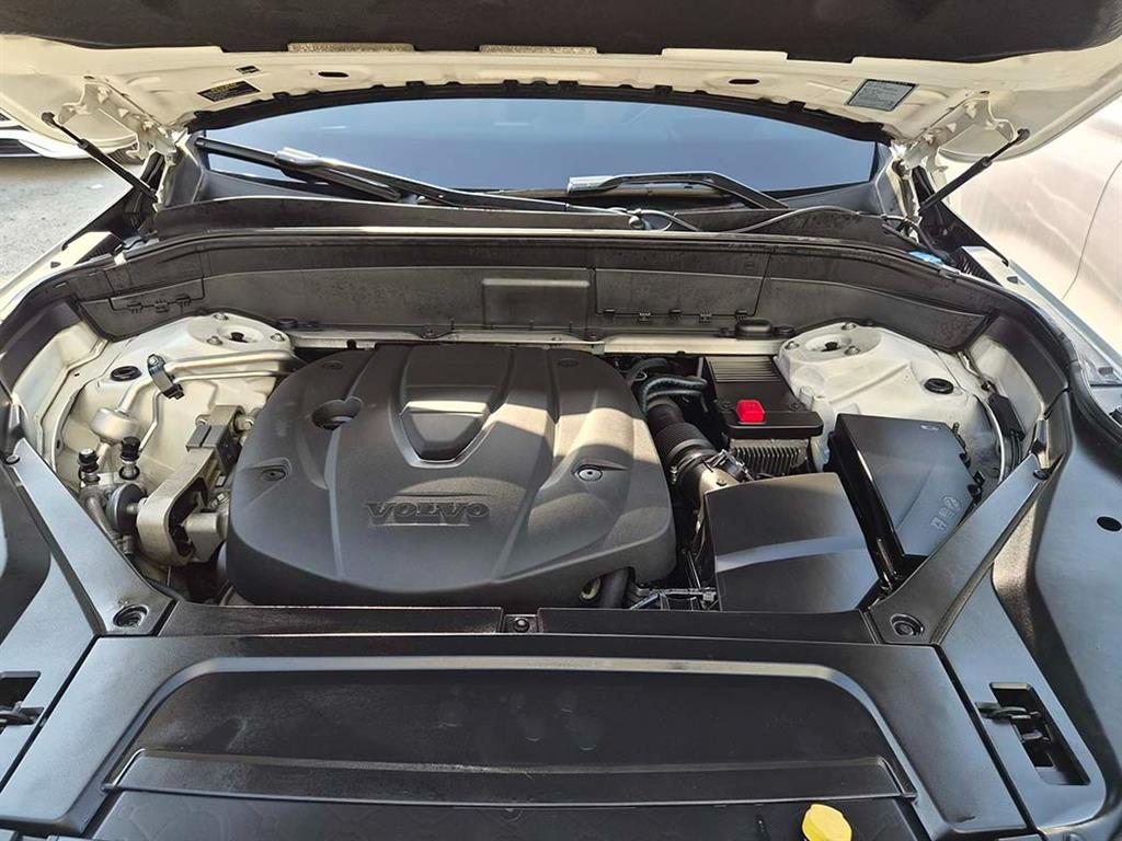 Volvo XC90 — photo 19