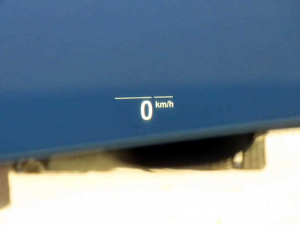 BMW 7-Series — photo 10