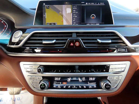 BMW 7-Series — photo 13