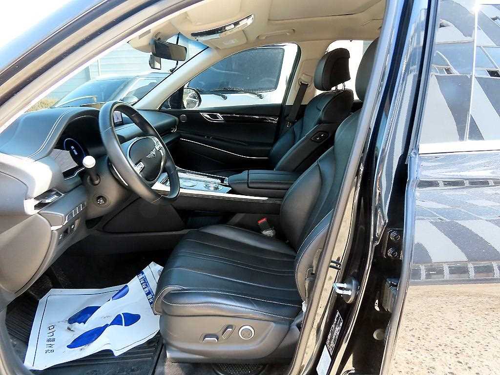 Genesis GV80 — photo 05