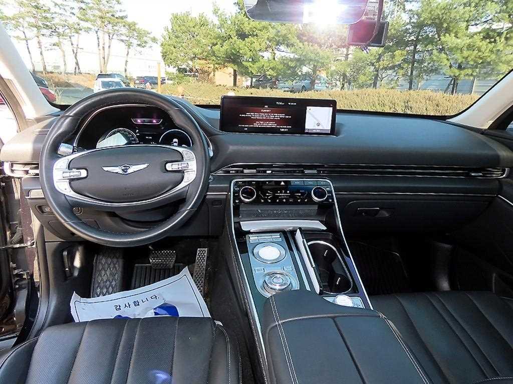 Genesis GV80 — photo 07