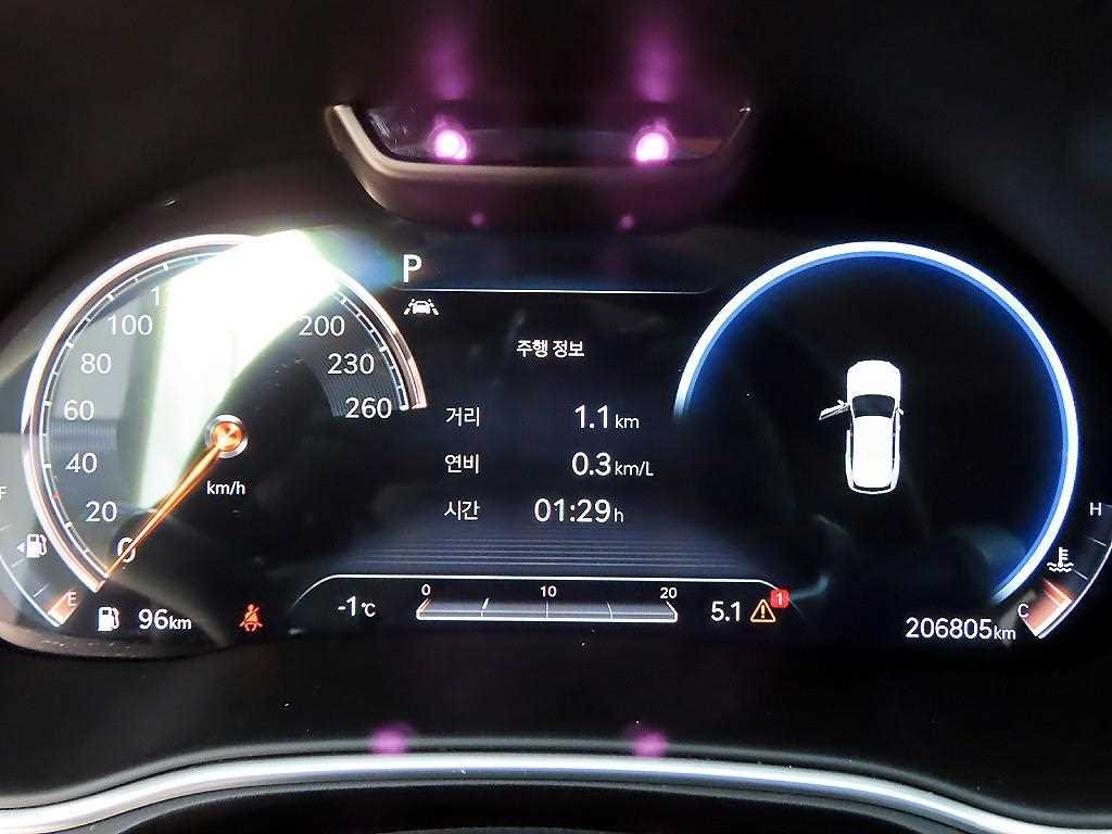 Genesis GV80 — photo 09