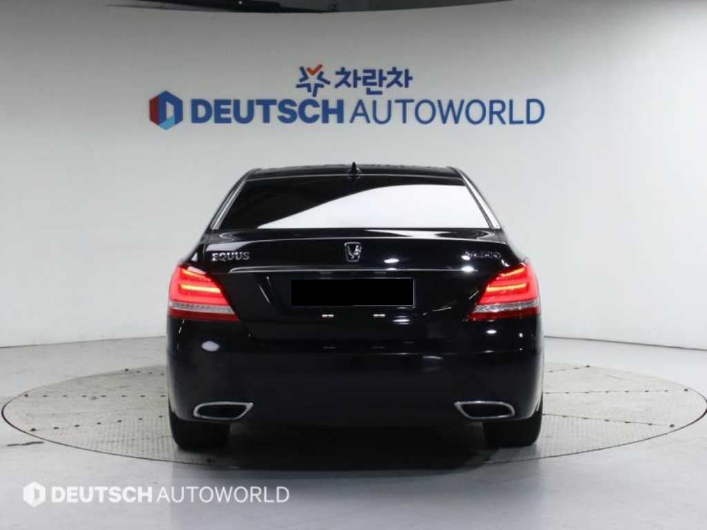 Hyundai Equus — photo 05