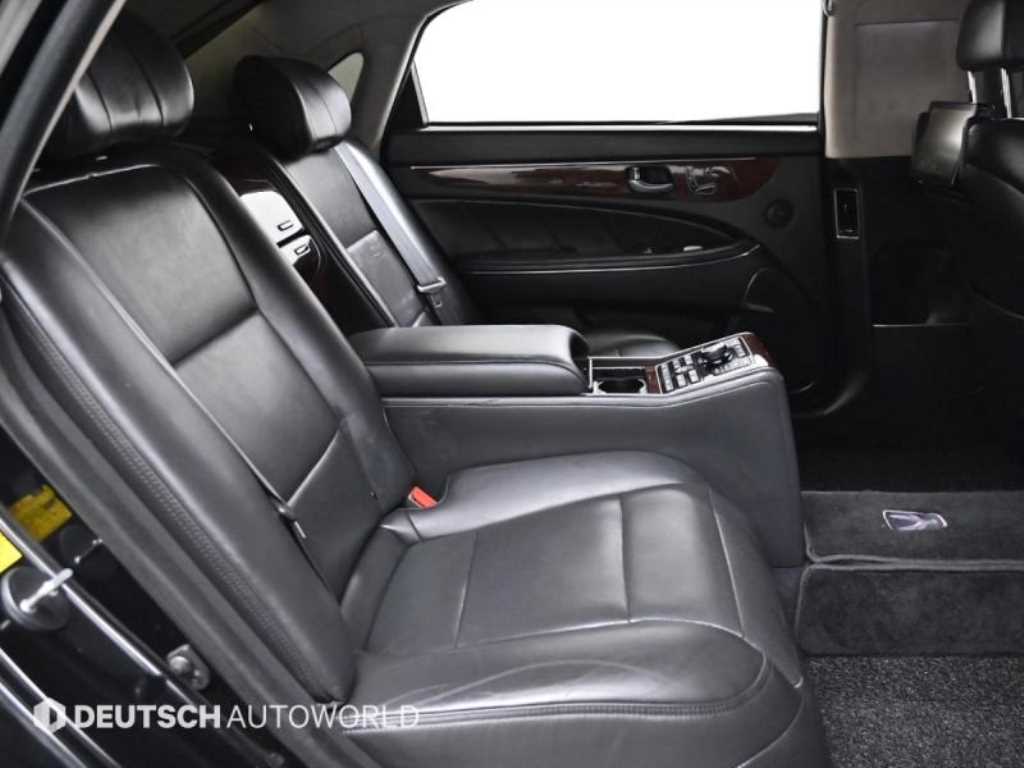 Hyundai Equus — photo 12