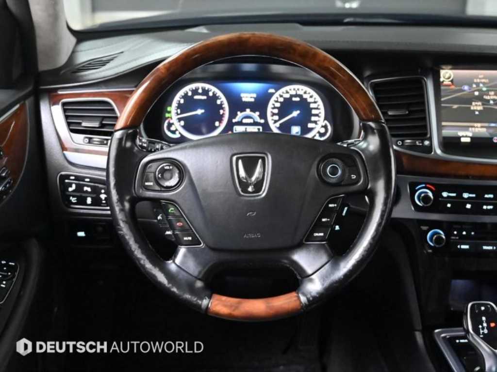 Hyundai Equus — photo 13