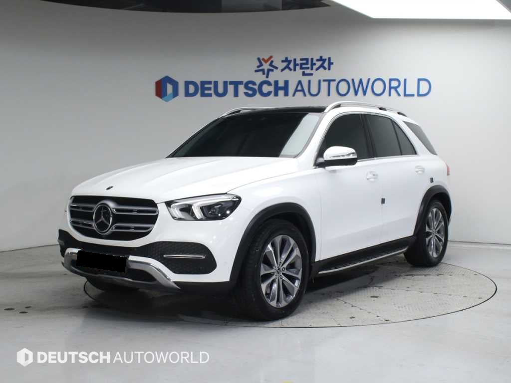 Mercedes-Benz GLE-Class — photo 01