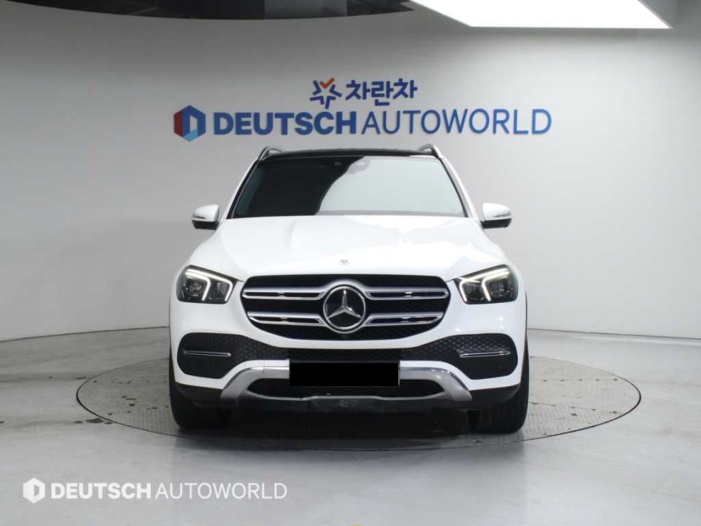 Mercedes-Benz GLE-Class — photo 03