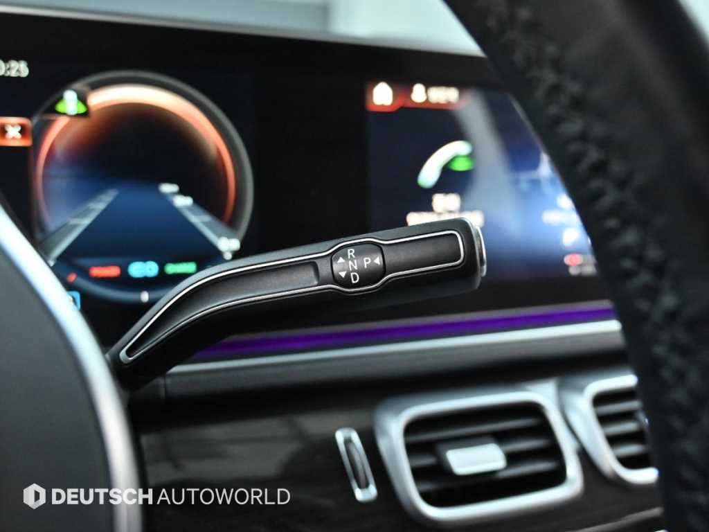 Mercedes-Benz GLE-Class — photo 09