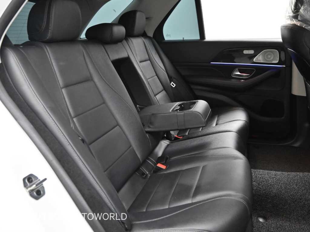 Mercedes-Benz GLE-Class — photo 12