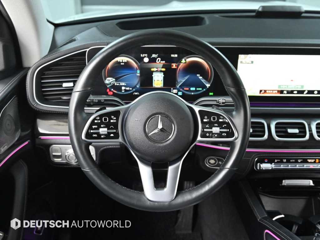 Mercedes-Benz GLE-Class — photo 13