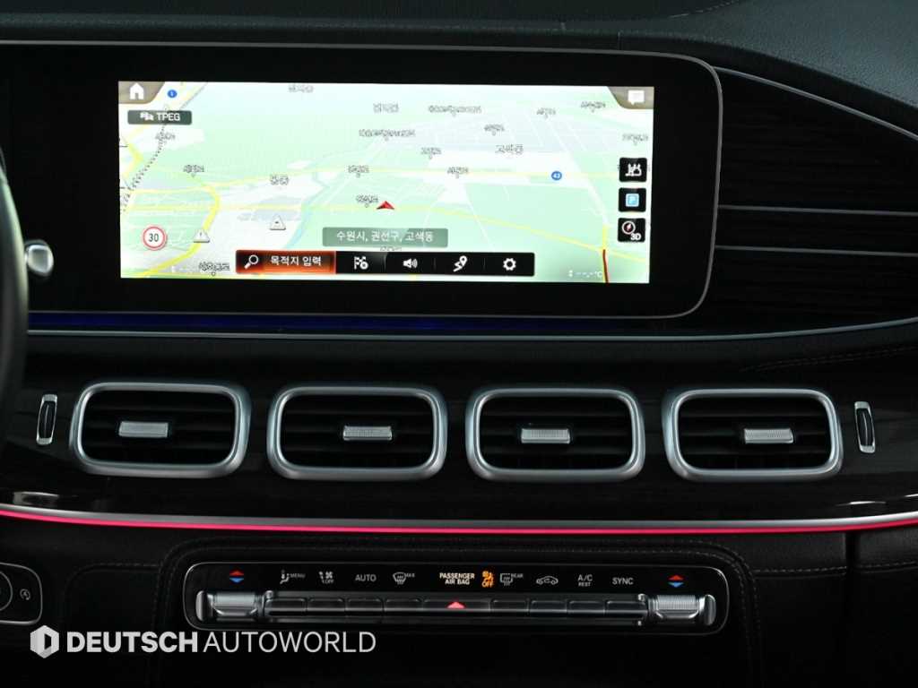 Mercedes-Benz GLE-Class — photo 14