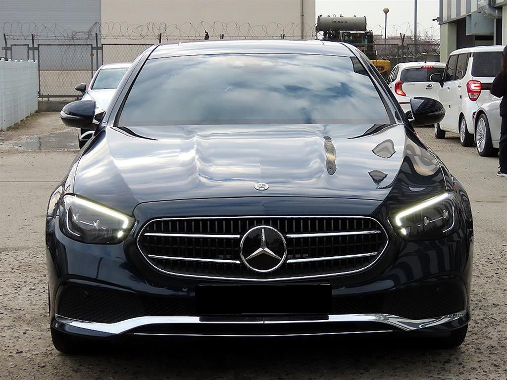 Mercedes-Benz E-Class — photo 01