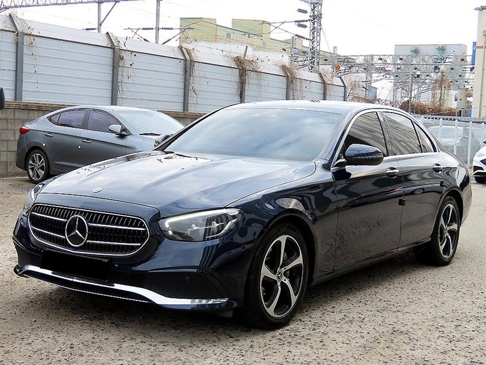 Mercedes-Benz E-Class — photo 02