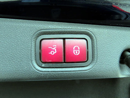 Mercedes-Benz E-Class — photo 16