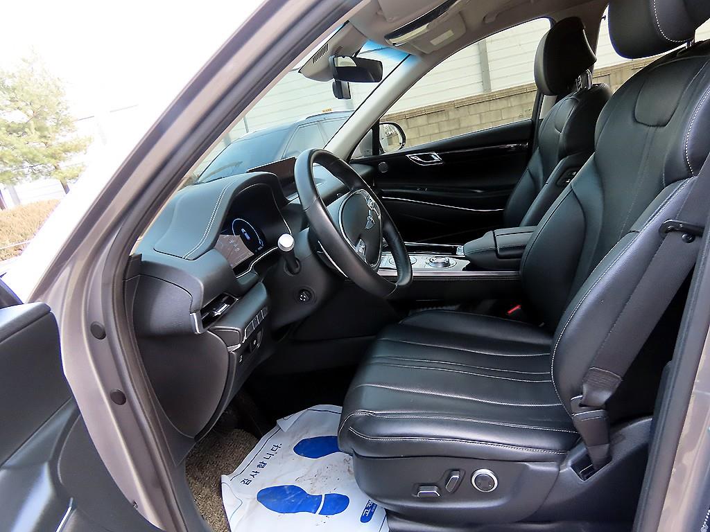 Genesis GV80 — photo 05