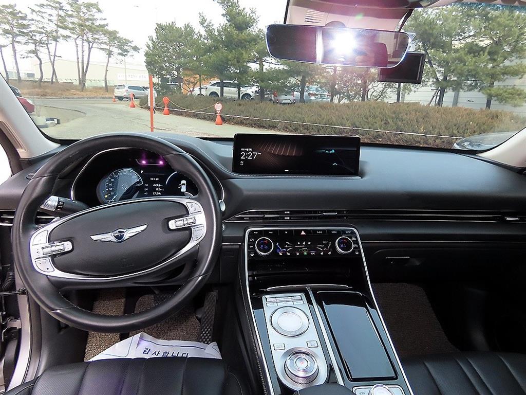 Genesis GV80 — photo 07