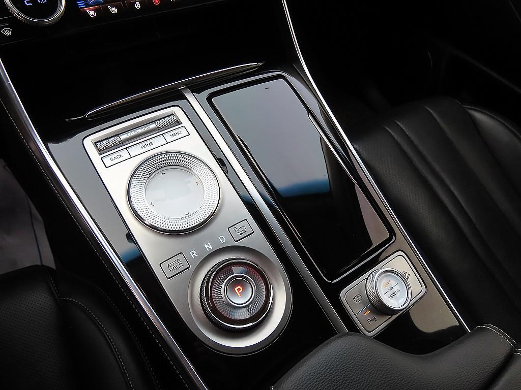 Genesis GV80 — photo 11