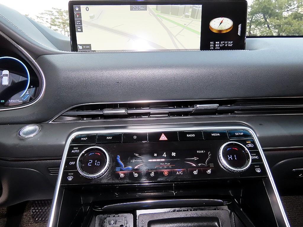 Genesis GV80 — photo 12