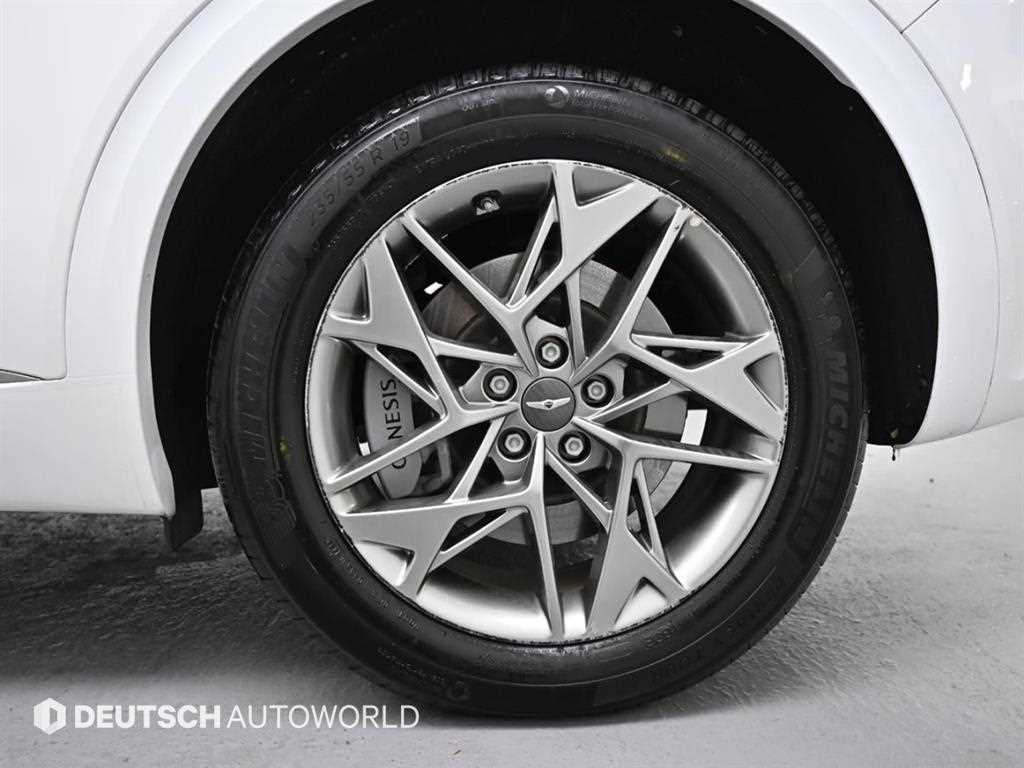 Genesis GV70 — photo 05