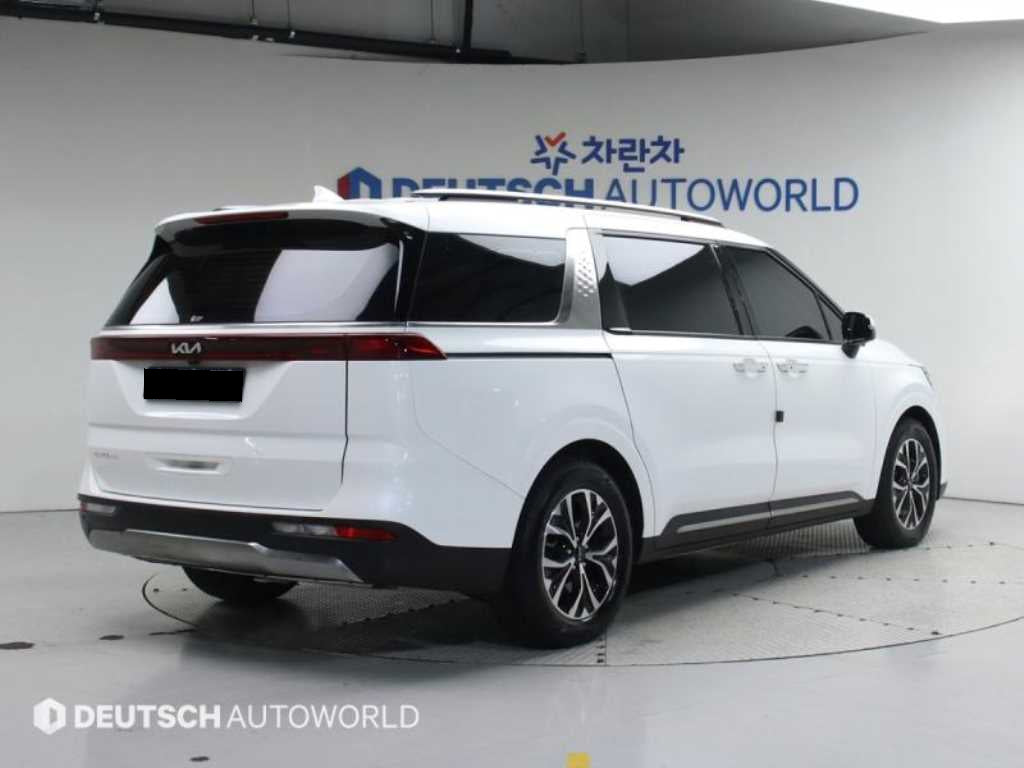 Kia Carnival — photo 02