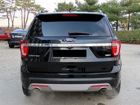 Ford Explorer — photo 04