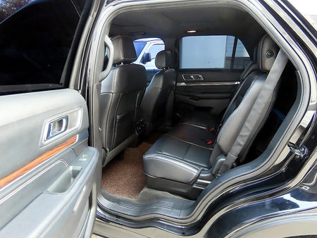 Ford Explorer — photo 06