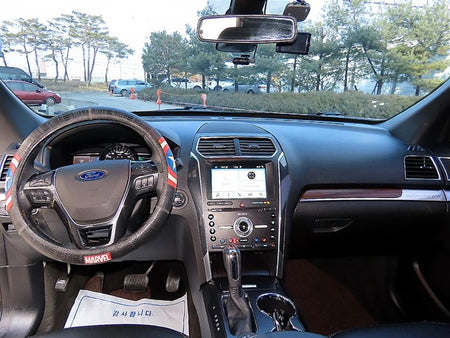 Ford Explorer — photo 07