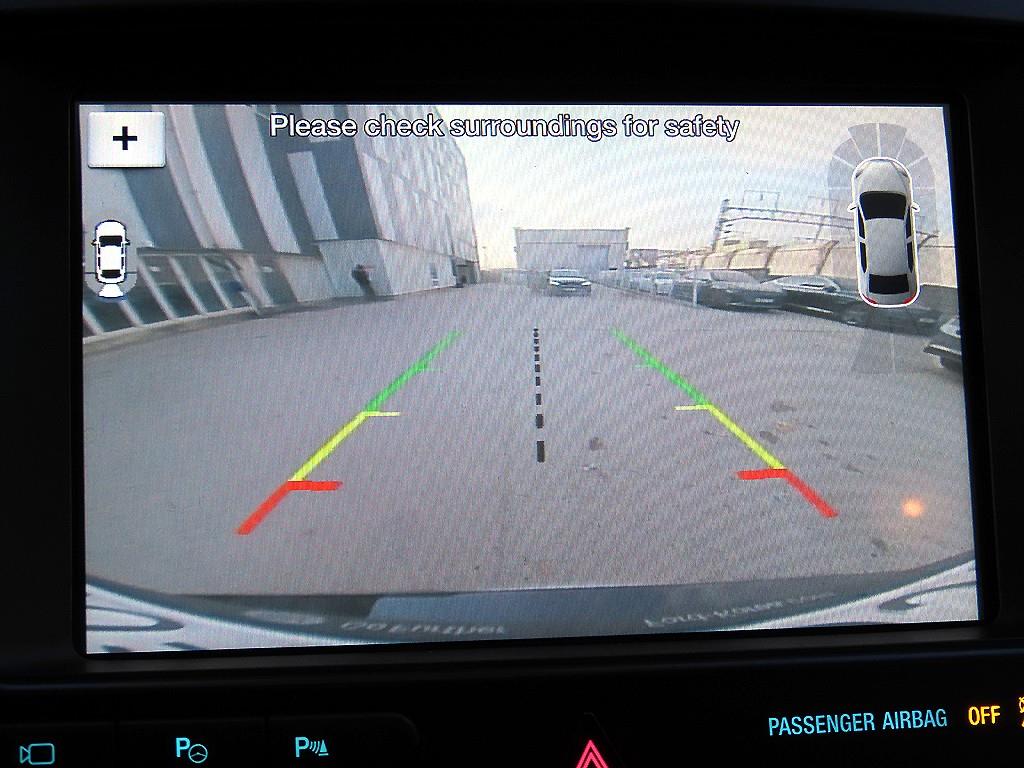 Ford Explorer — photo 13