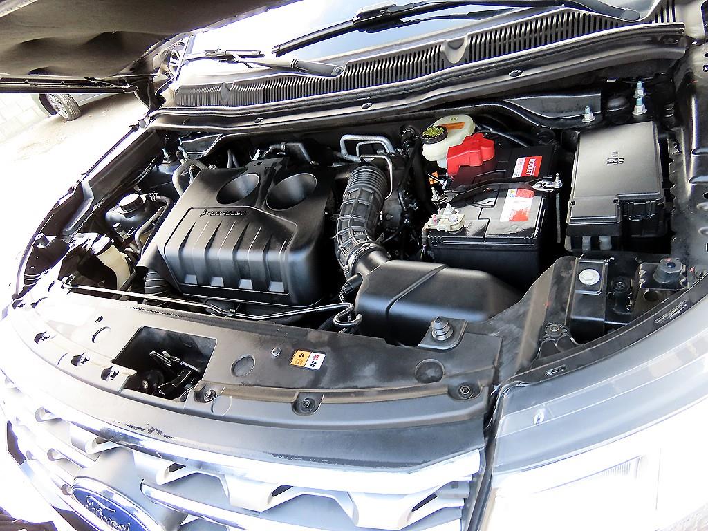 Ford Explorer — photo 19