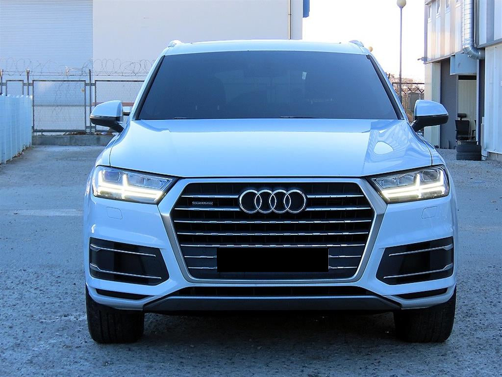 Audi Q7 — photo 01