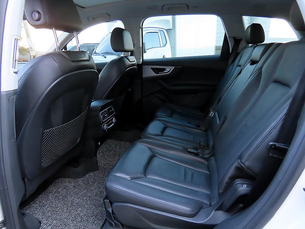 Audi Q7 — photo 06