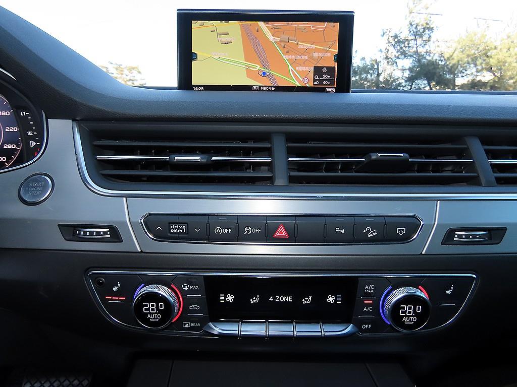 Audi Q7 — photo 12