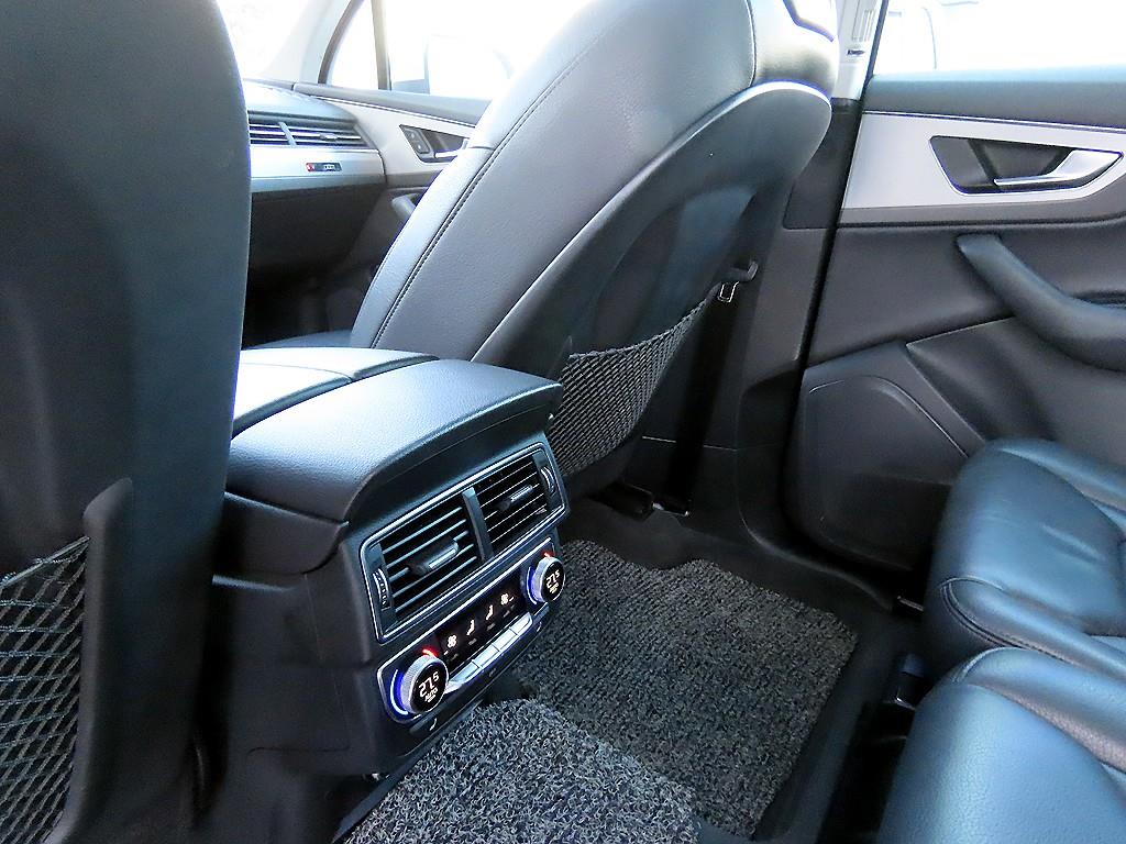 Audi Q7 — photo 15