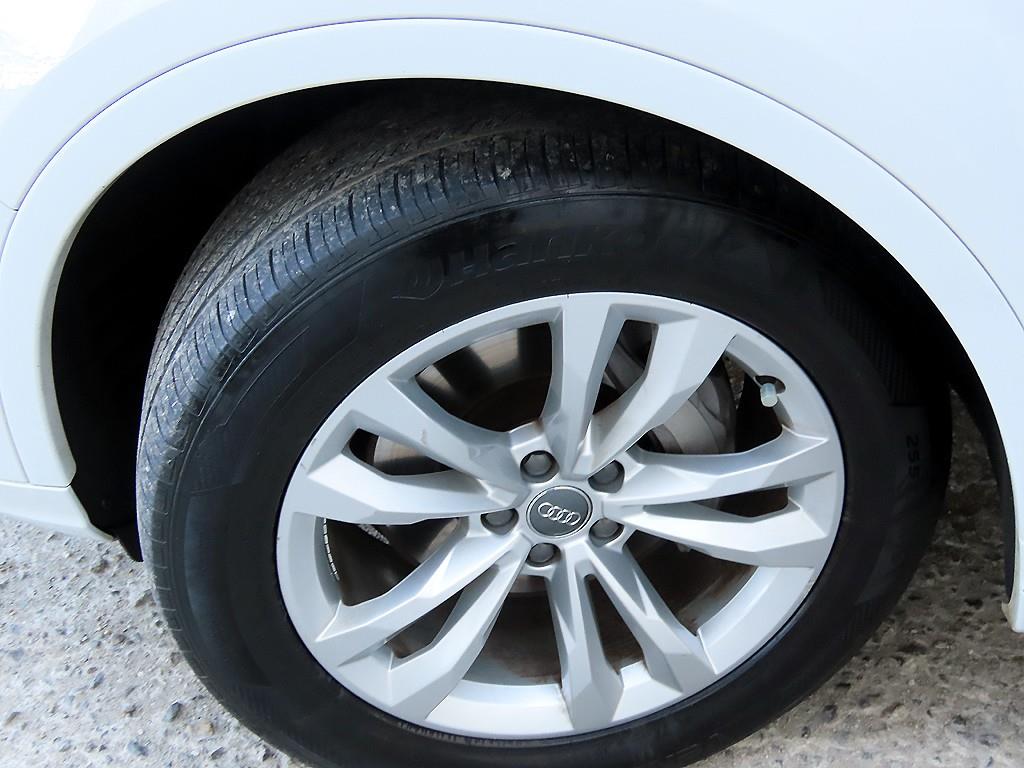 Audi Q7 — photo 20