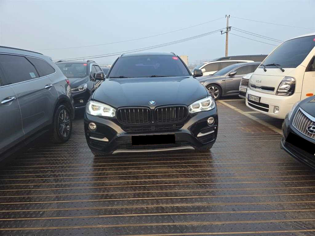 BMW X6 — photo 01