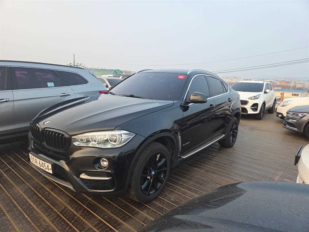 BMW X6 — photo 02