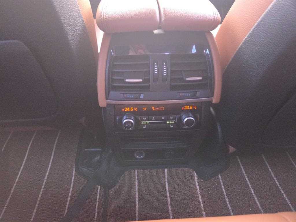 BMW X6 — photo 07