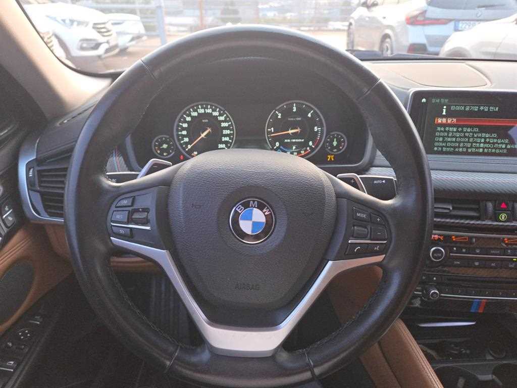 BMW X6 — photo 10