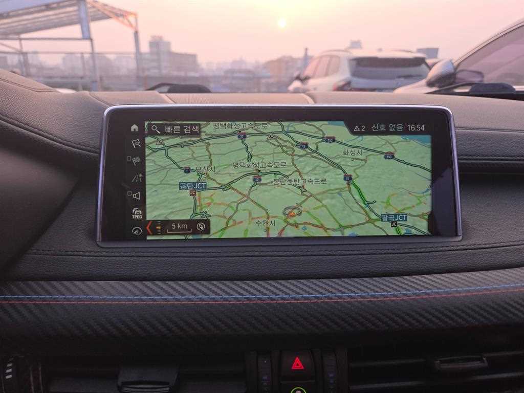 BMW X6 — photo 18