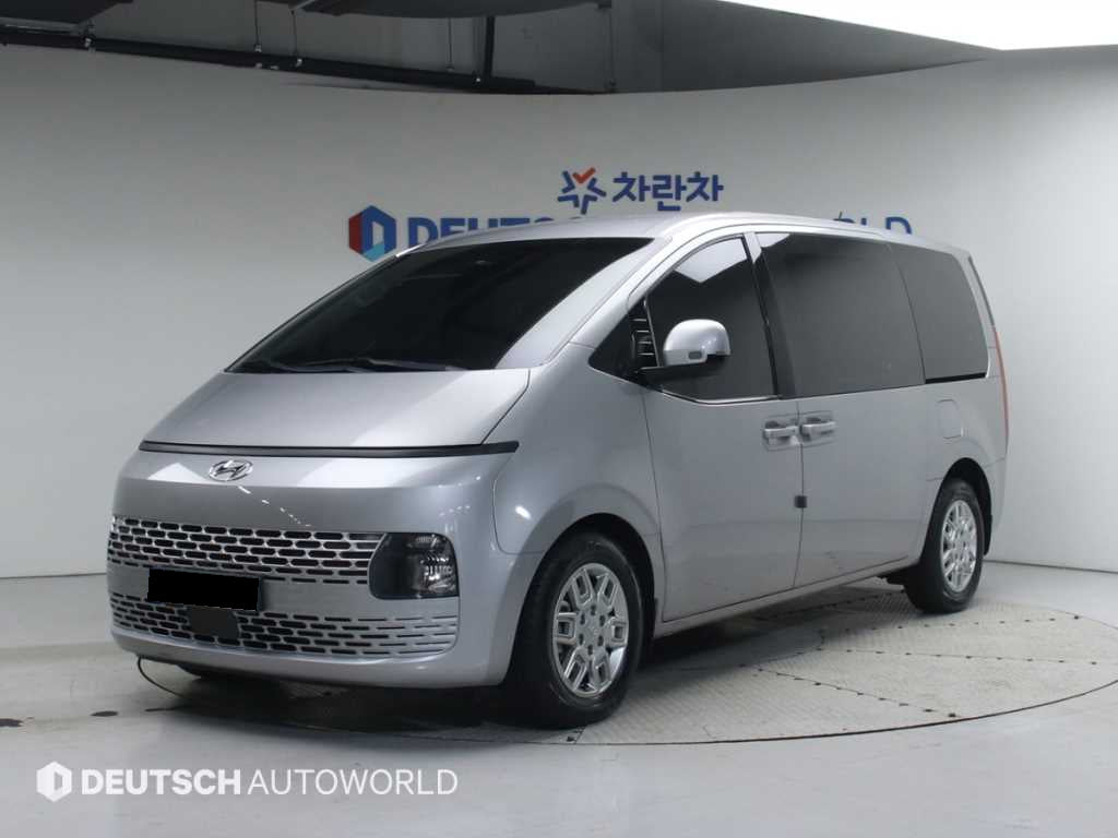Hyundai Staria — photo 01