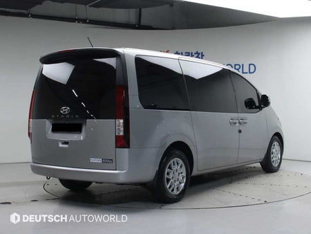 Hyundai Staria — photo 02