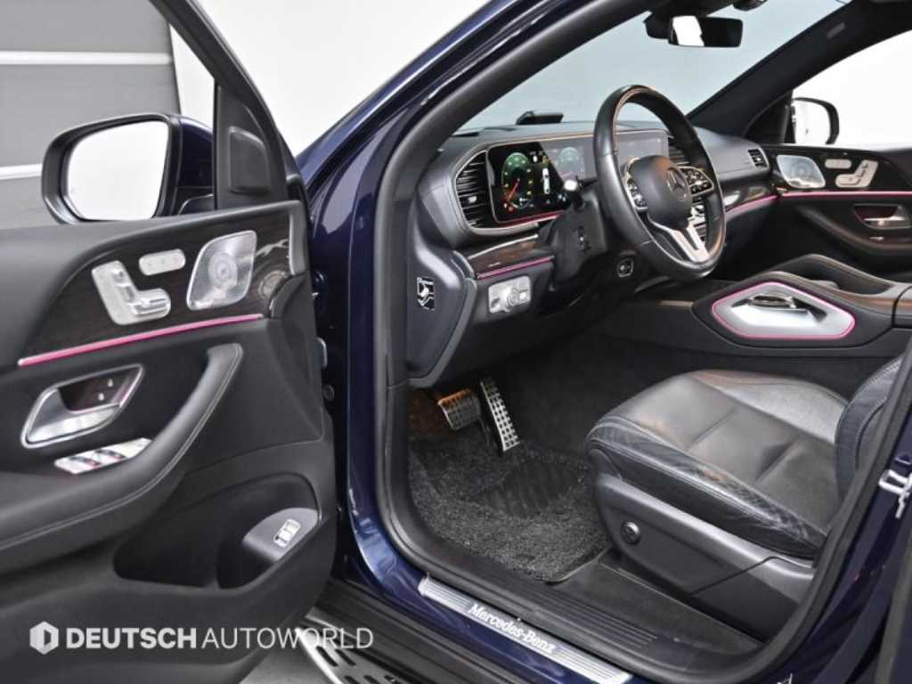 Mercedes-Benz GLE-Class — photo 11