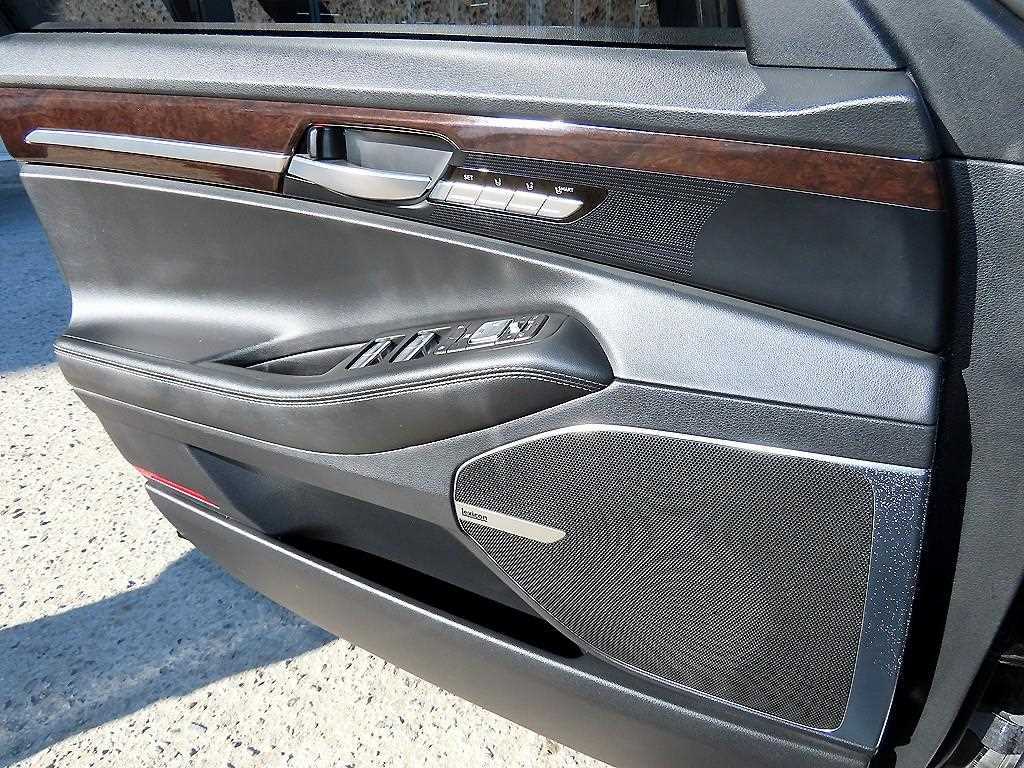 Genesis EQ900 — photo 11