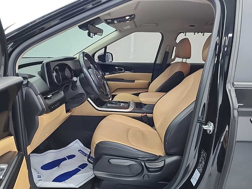Kia Carnival — photo 11