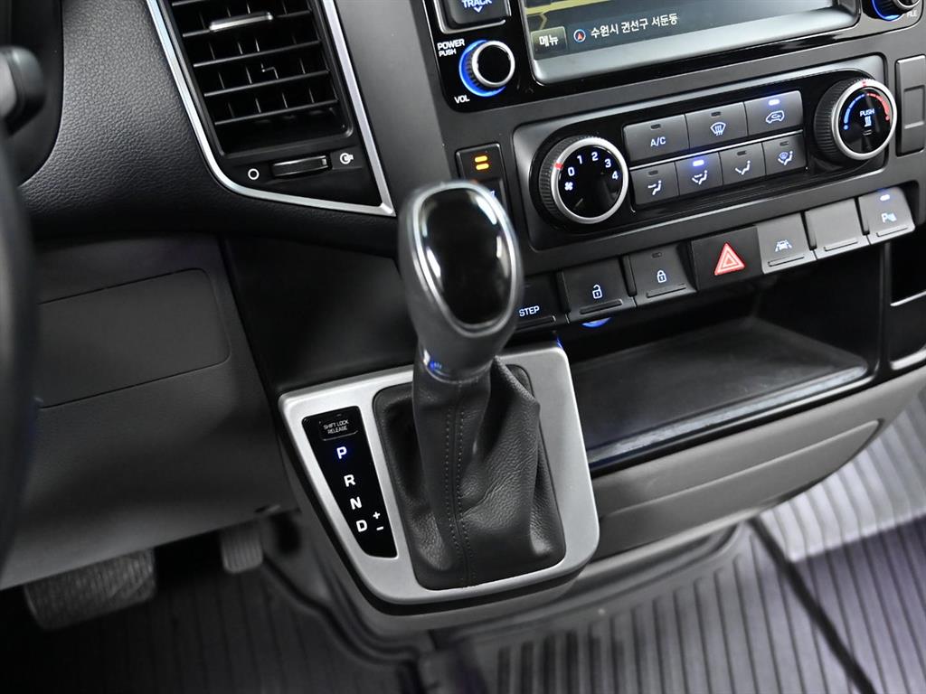 Hyundai Solati — photo 10