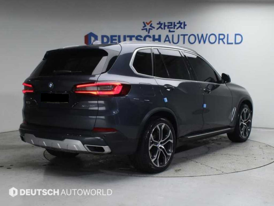 BMW X5 — photo 02