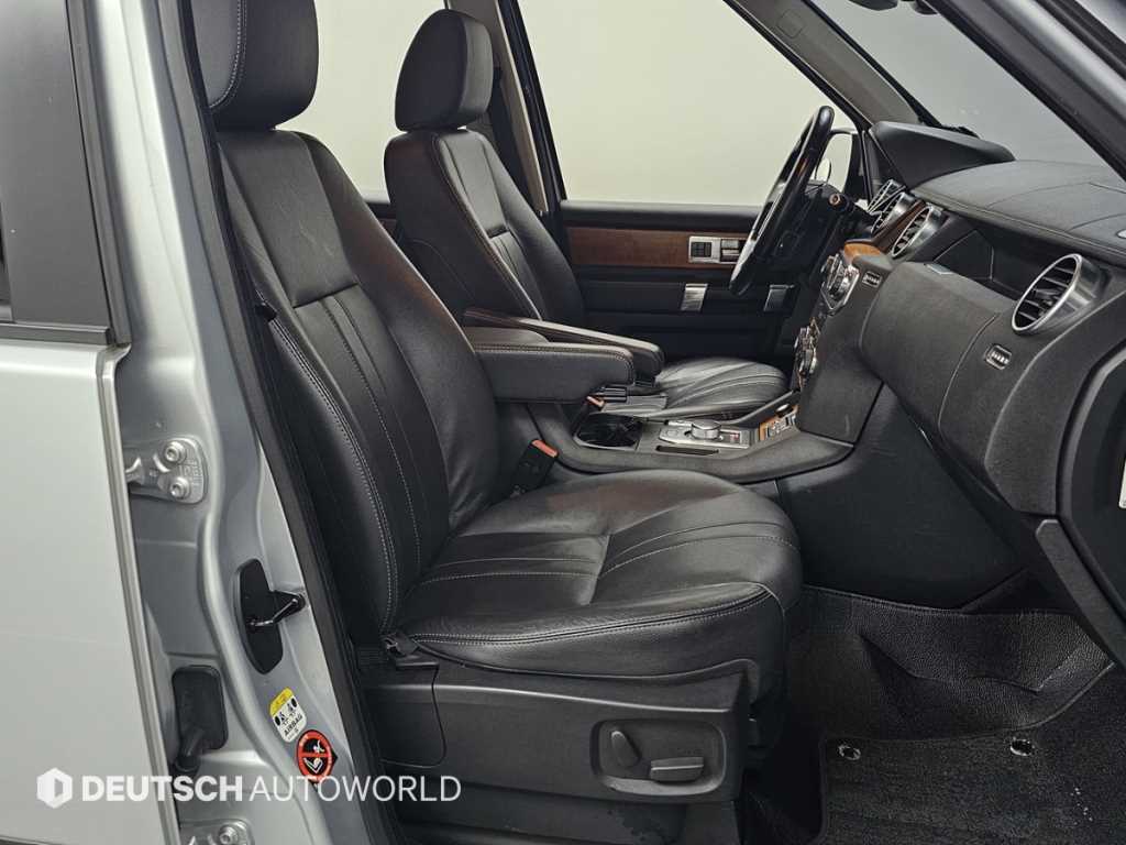 Land Rover Discovery — photo 10