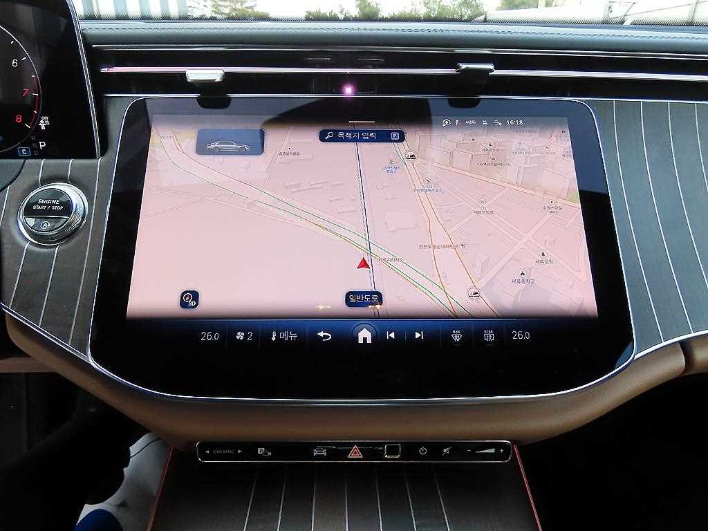 Mercedes-Benz E-Class — photo 12