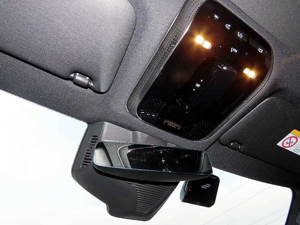 Mercedes-Benz E-Class — photo 13