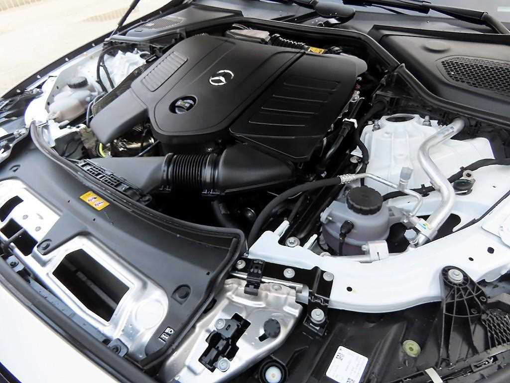 Mercedes-Benz E-Class — photo 19